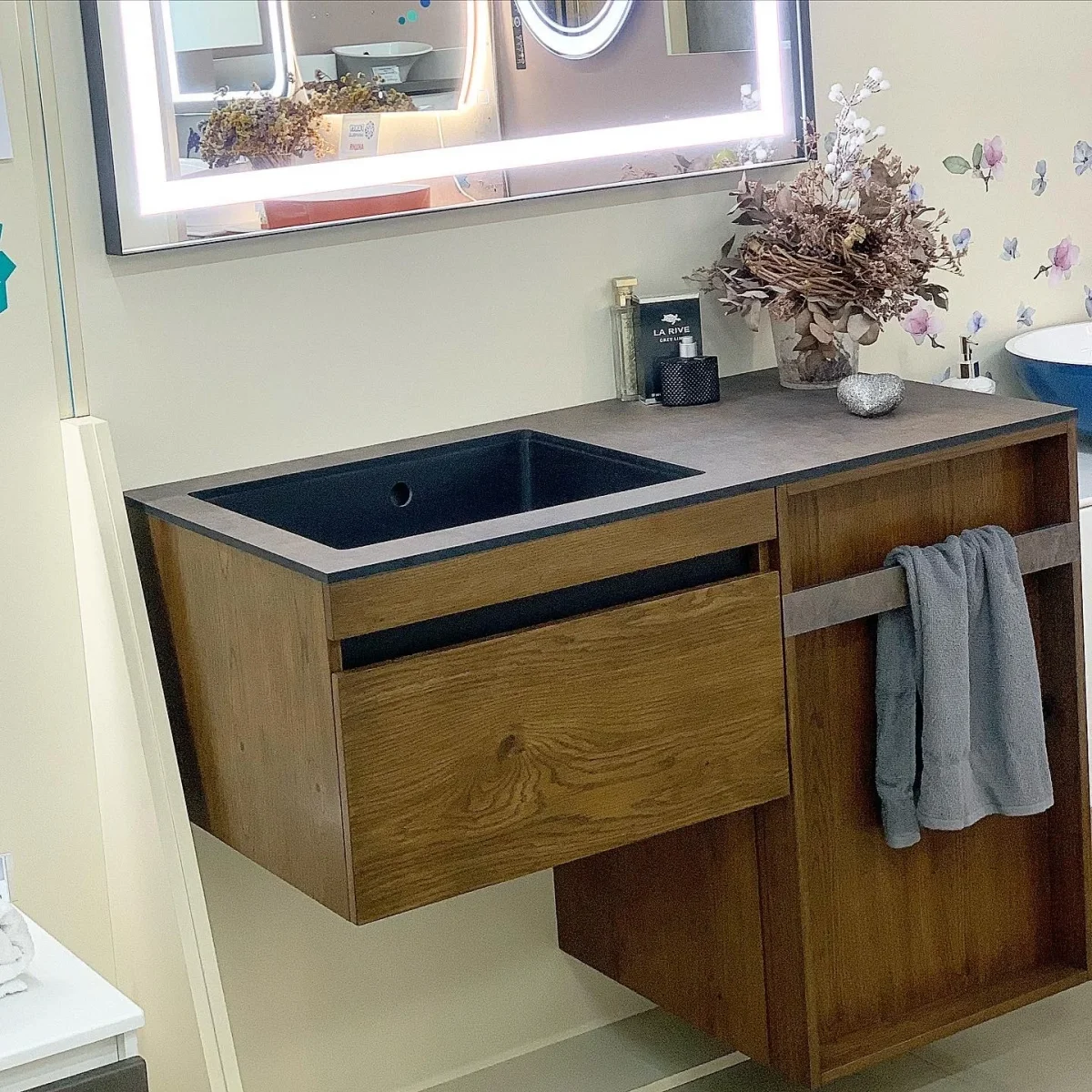19A598F9-1467-4A9D-9 Bathroom furniture Fancy Marble - Image 1