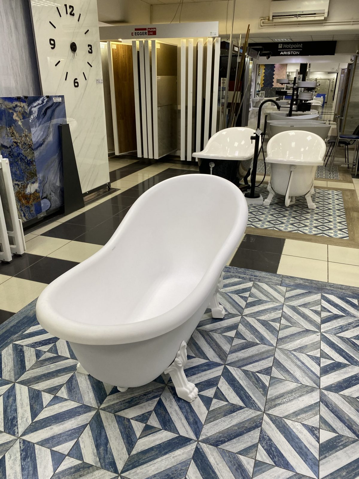 image00004 Bathtub Mirabella Matte Miraggio - Image 1