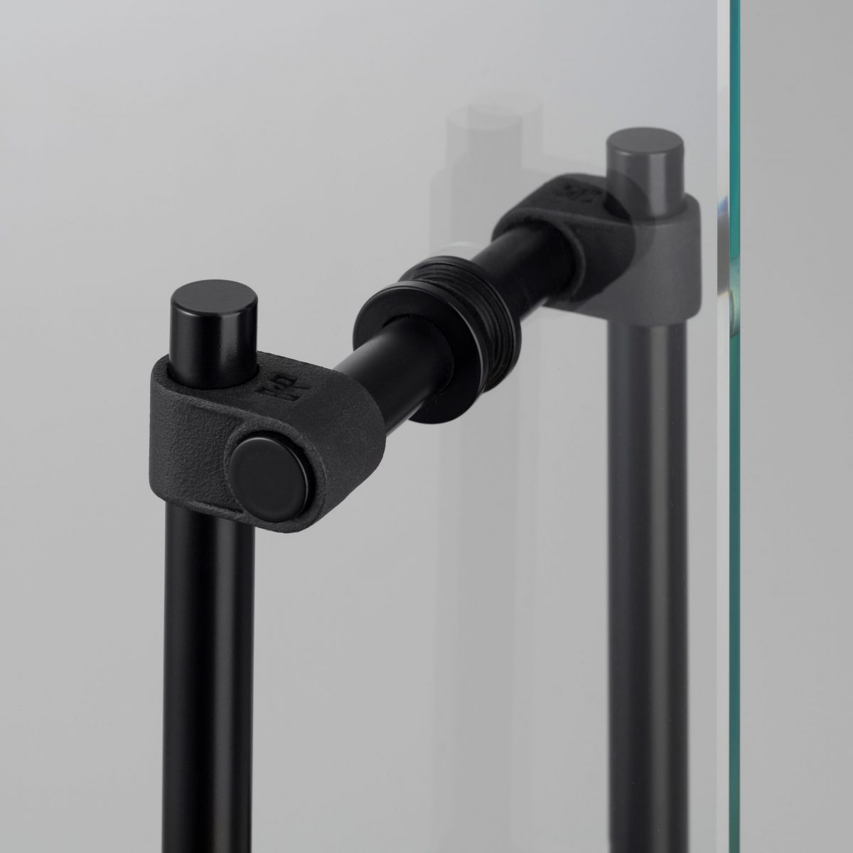 Мебельная ручка Closet Bar / Double-Sided / Cast Buster+Punch — изображение 3