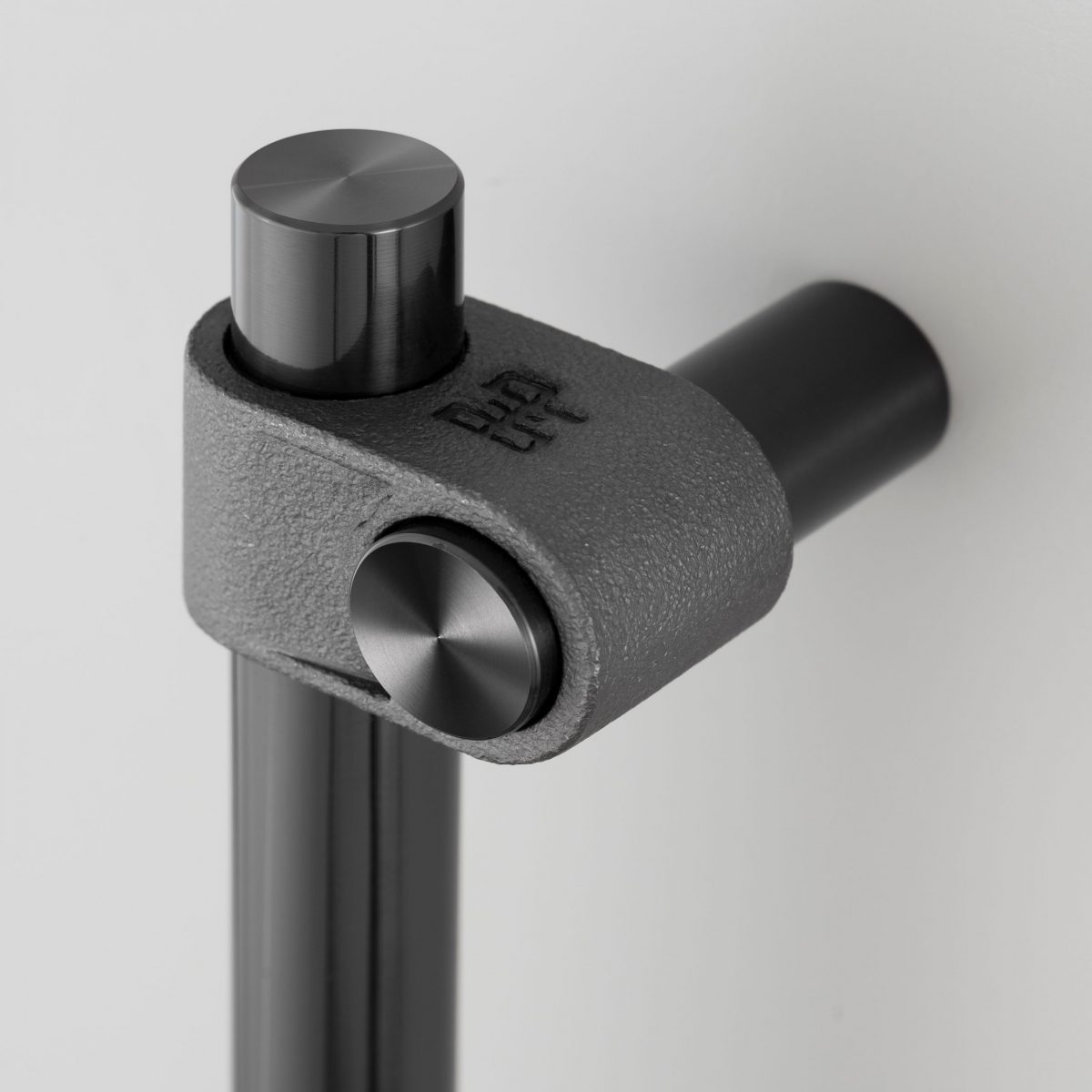 Мебельная ручка Closet Bar / Cast Buster+Punch — изображение 8