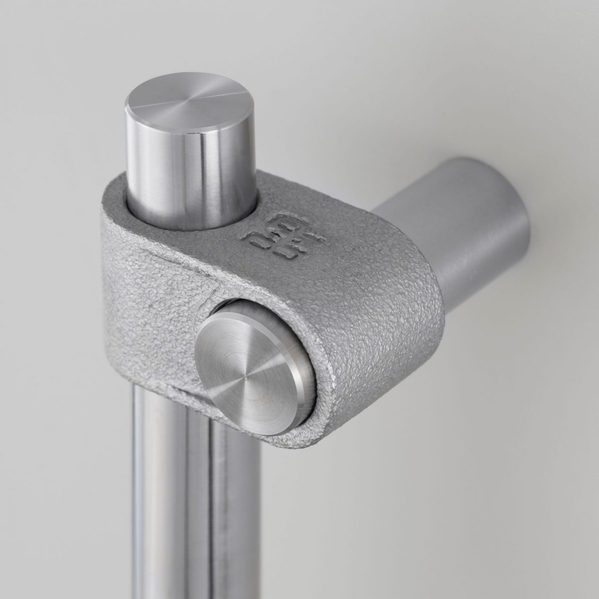 Мебельная ручка Closet Bar / Cast Buster+Punch — изображение 10