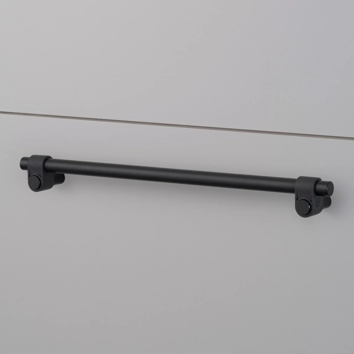 Mēbeļu rokturi Pull Bar / Cast Buster+Punch - Image 7