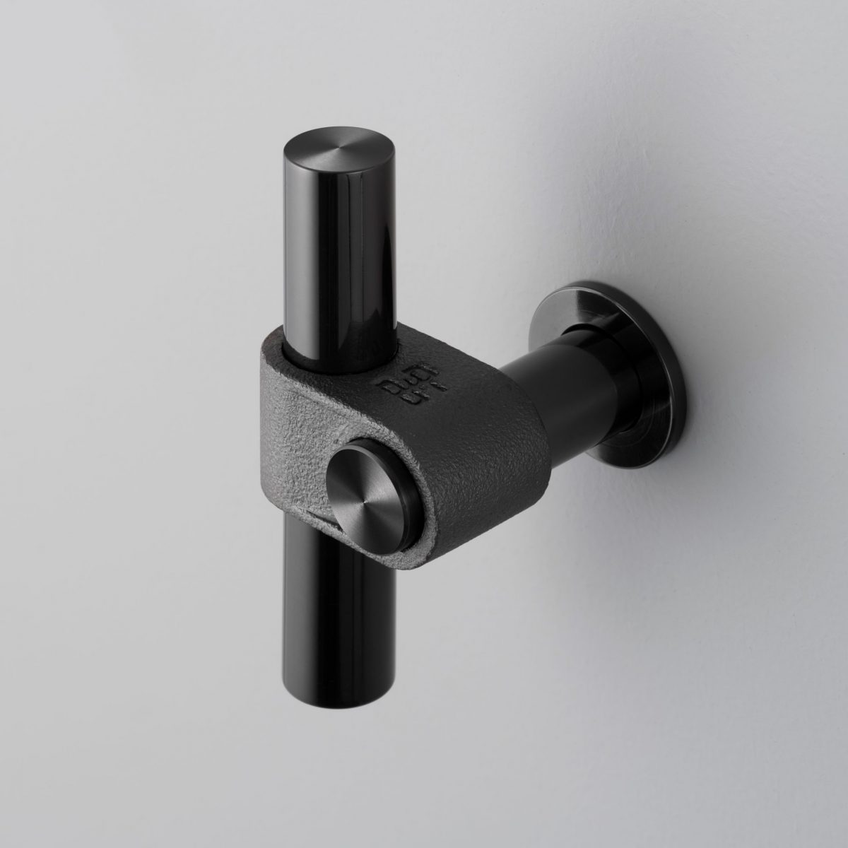 Мебельная ручка T-Bar / Cast Buster+Punch — изображение 10