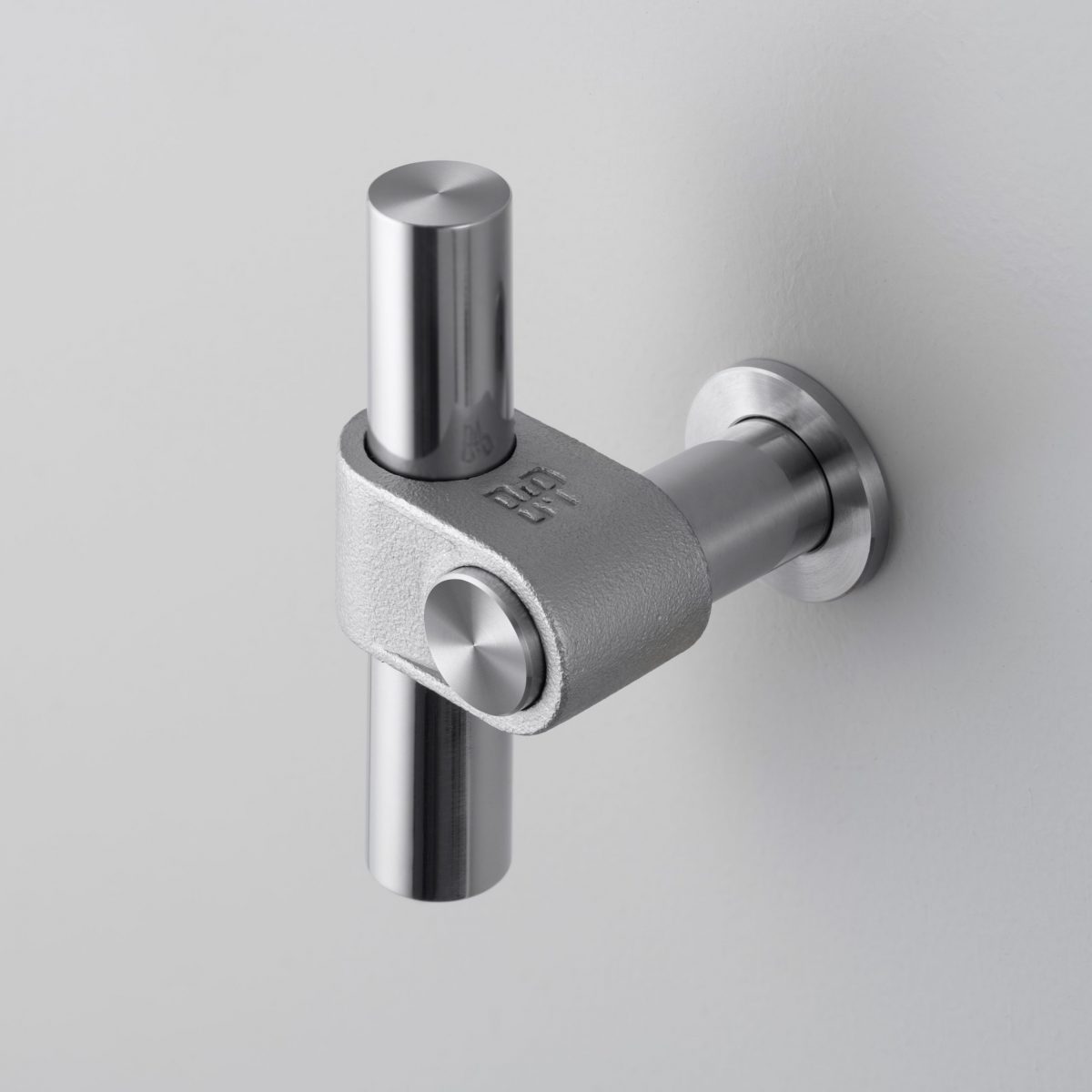 Мебельная ручка T-Bar / Cast Buster+Punch — изображение 9