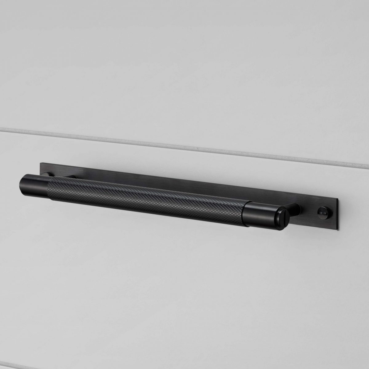 BP_Pull-Bar_plate_Black Мебельная ручка Pull Bar / Plate / Cross Buster+Punch — изображение 2
