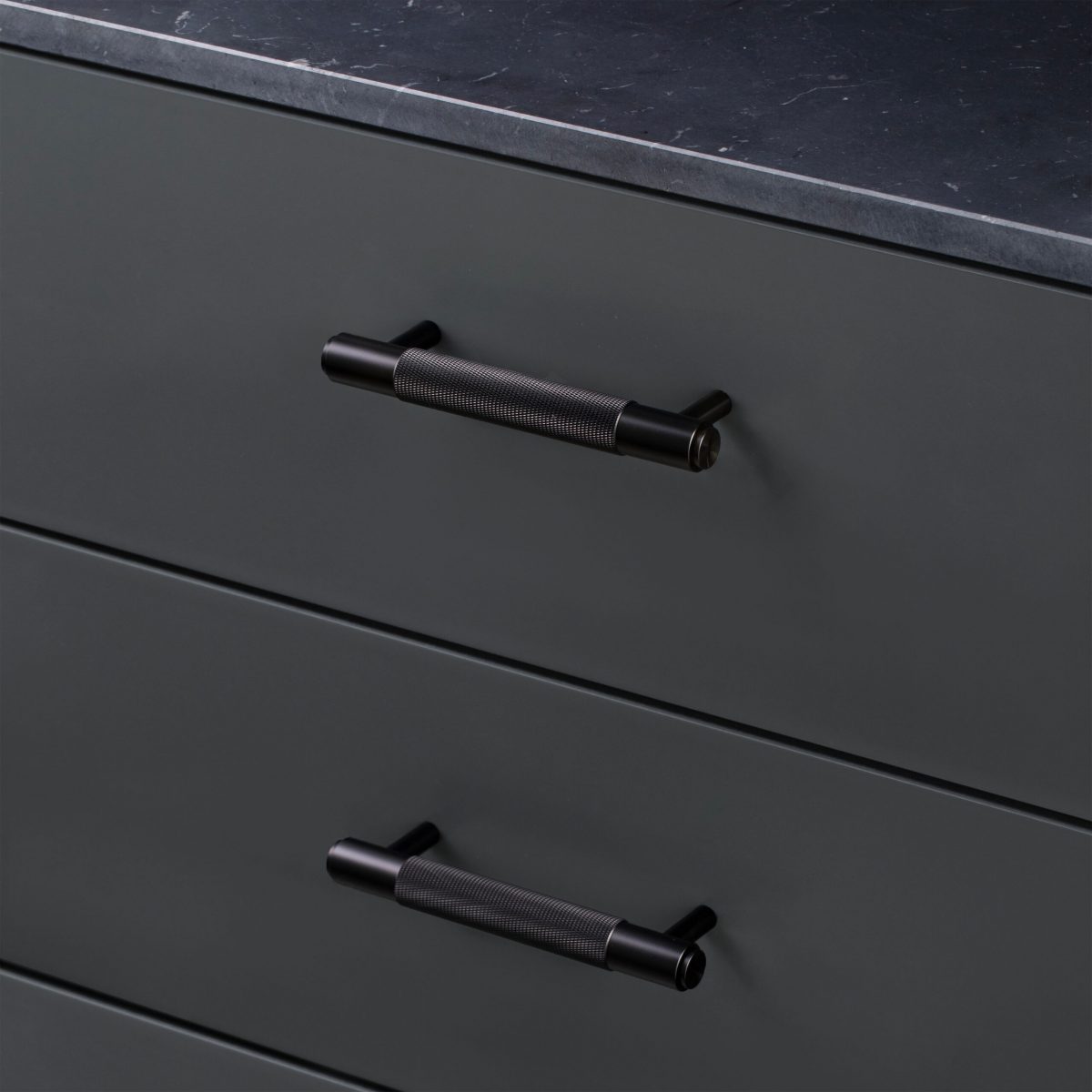 BP_Pull-Bar_plate_Black_4 Мебельная ручка Pull Bar / Plate / Cross Buster+Punch — изображение 5