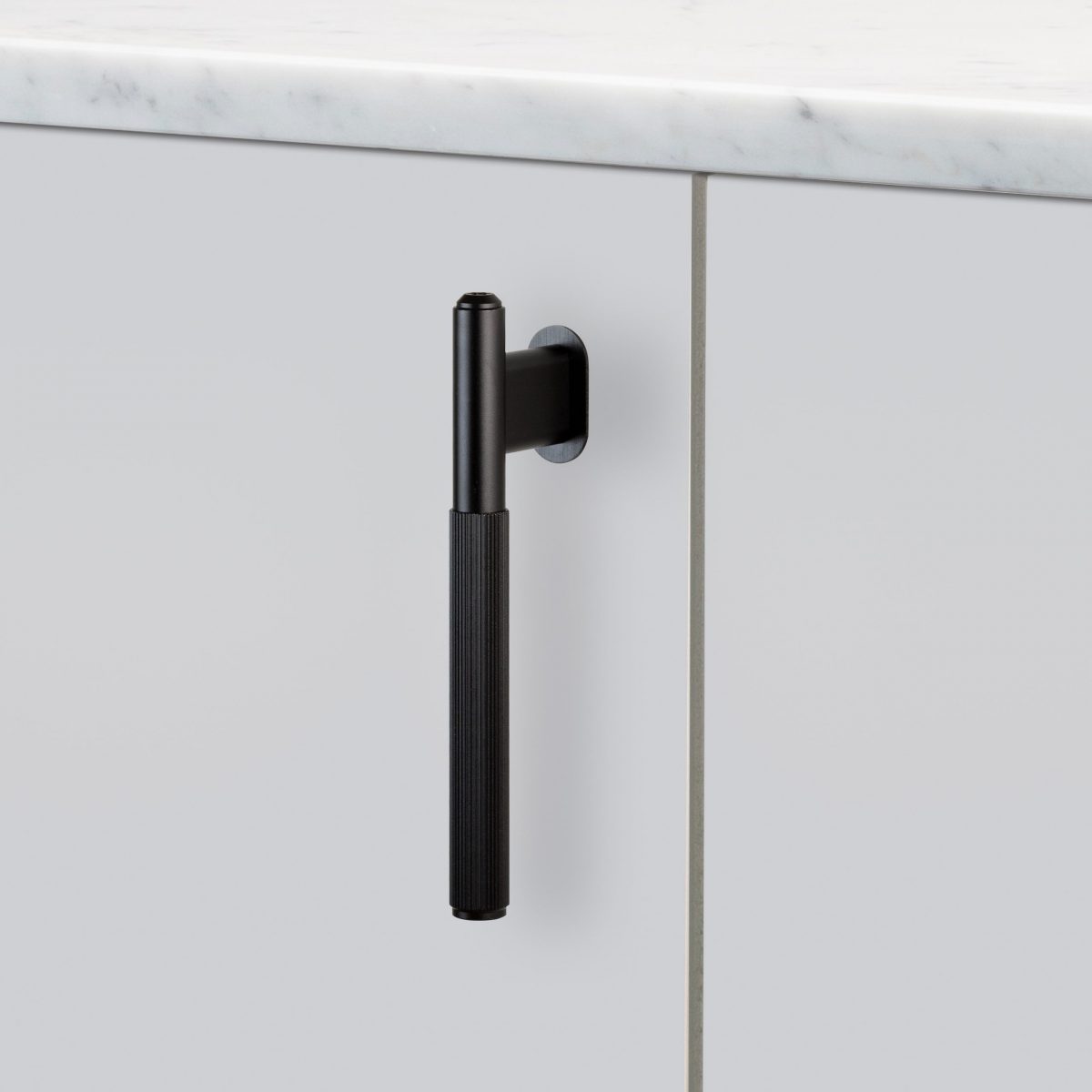 BusterPunch_L_Bar_Black Mēbeļu rokturis L-bar handle Buster+Punch - Image 2