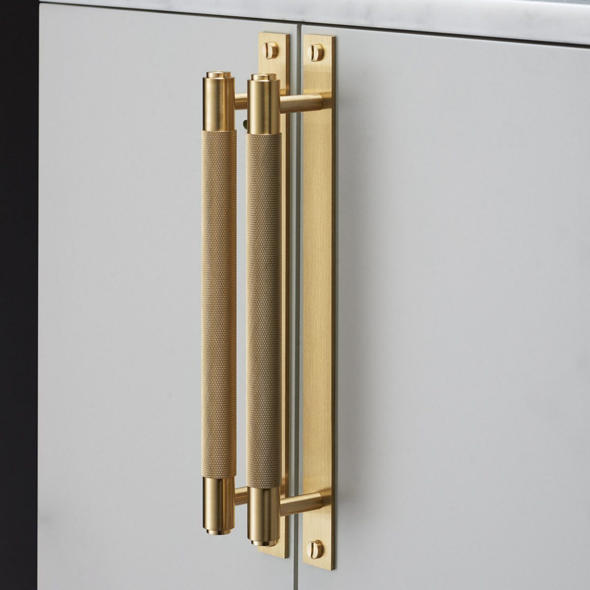 BusterPunch_Pull-Bar_Plate_Brass_2 Мебельная ручка Pull Bar / Plate / Cross Buster+Punch — изображение 10