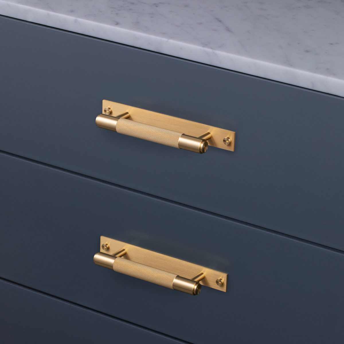 BusterPunch_Pull-Bar_Plate_Brass_5 Мебельная ручка Pull Bar / Plate / Cross Buster+Punch — изображение 13