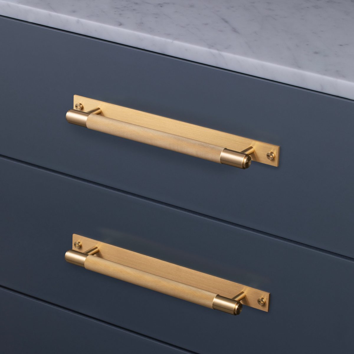 BusterPunch_Pull-Bar_Plate_Brass_6 Мебельная ручка Pull Bar / Plate / Cross Buster+Punch — изображение 14