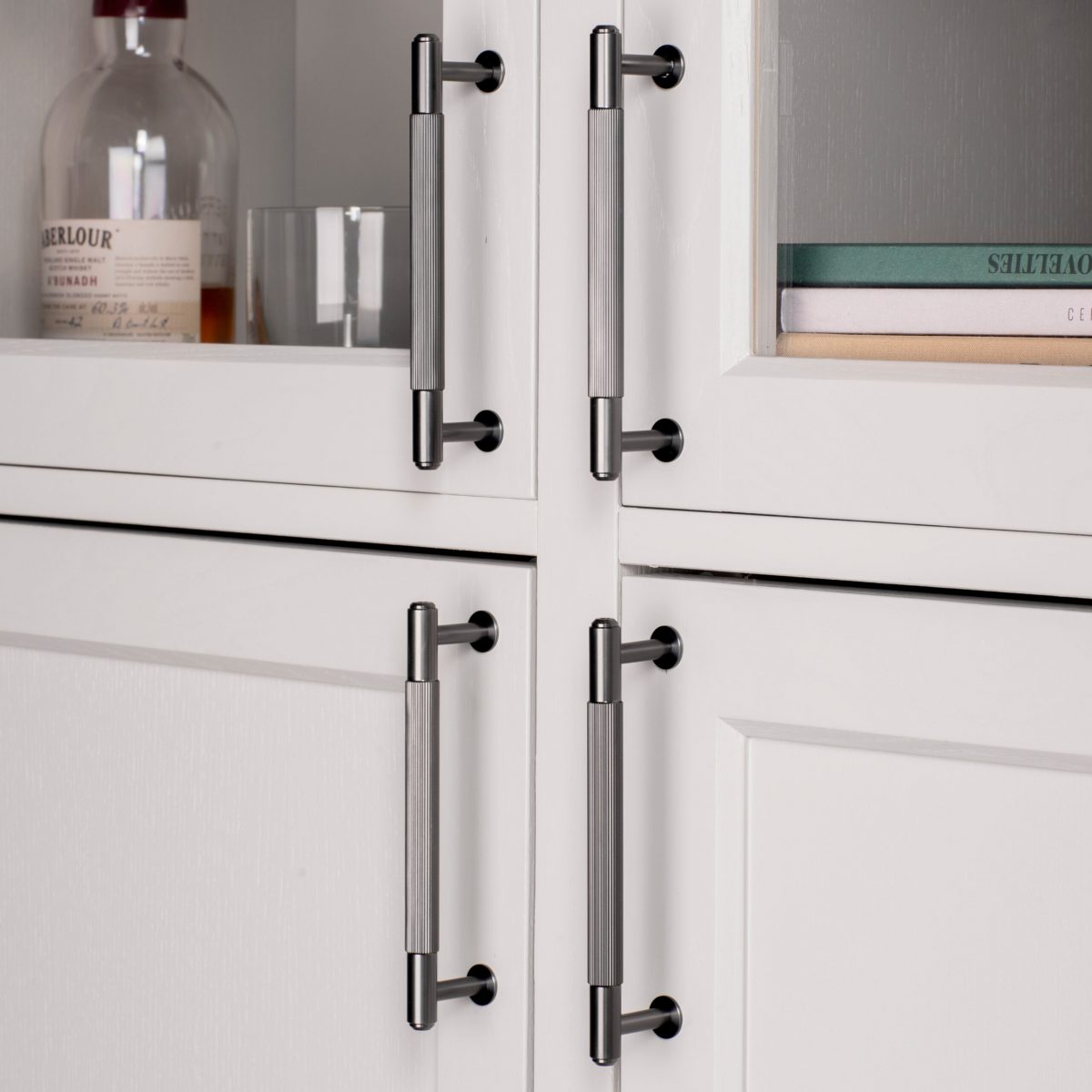 Мебельная ручка Pull Bar / Linear Buster+Punch — изображение 17