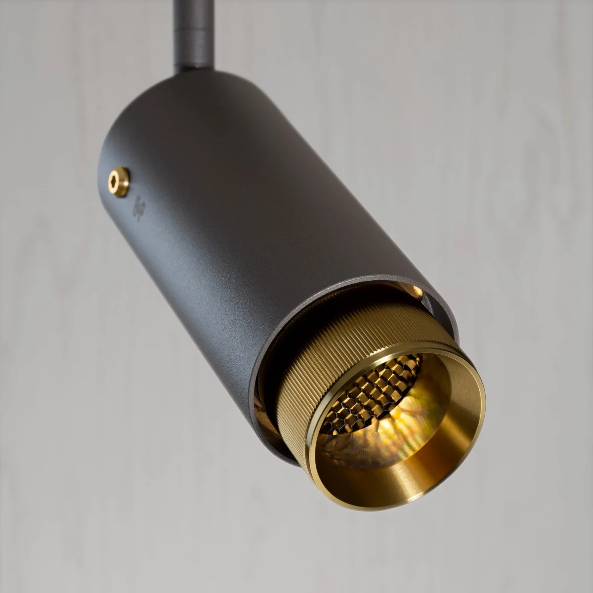 exhaust_spot_linear_graphite_brass_2 Exhaust Spot / Linear / Graphite Buster+Punch - Image 3