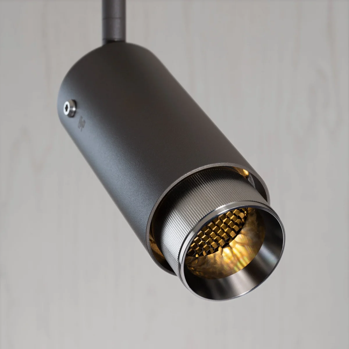 exhaust_spot_linear_graphite_steel_2 Exhaust Spot / Linear / Graphite Buster+Punch - Image 1